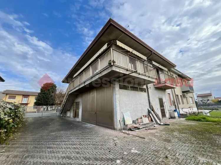 Casa Indipendente in vendita  a Lonigo