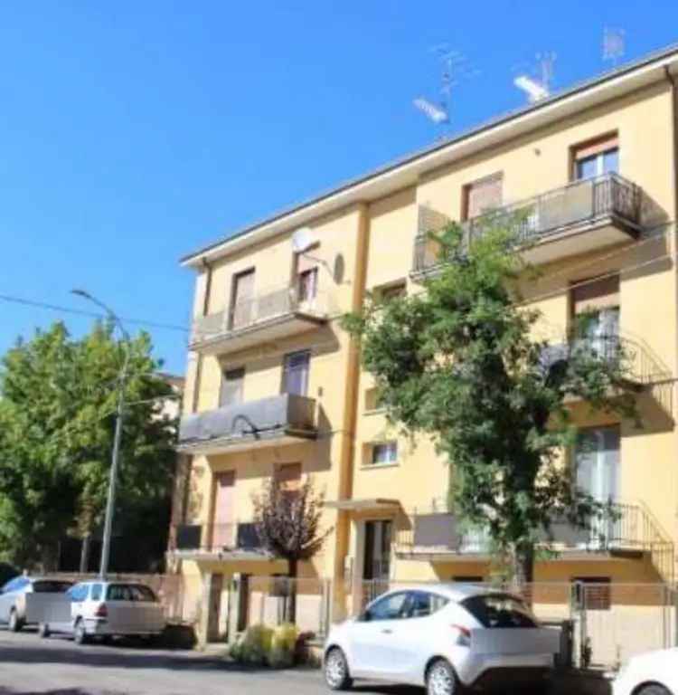 Appartamento in Via Antonio De Zaiacomo, San Pietro in Casale, 110 m²