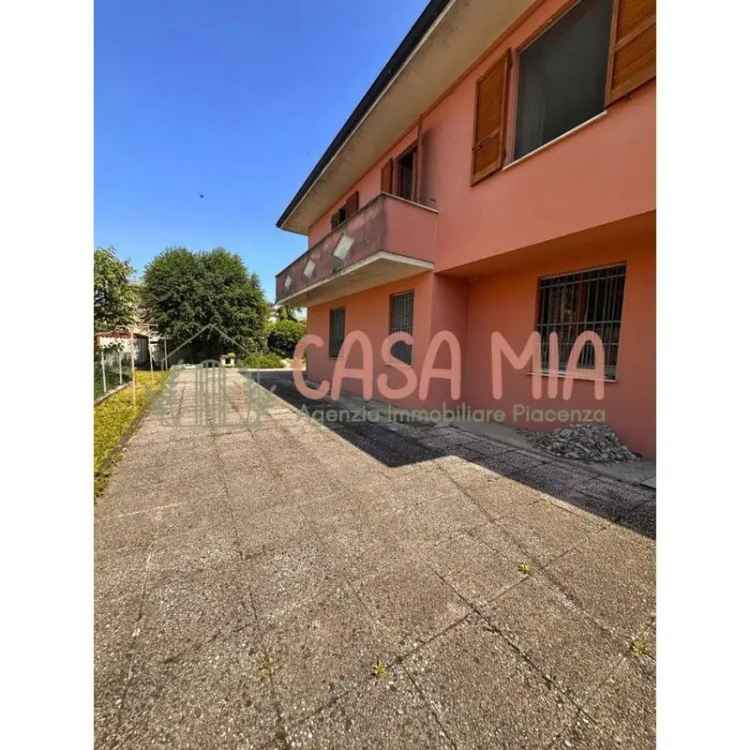 Villa unifamiliare via Roma, Centro, Calendasco