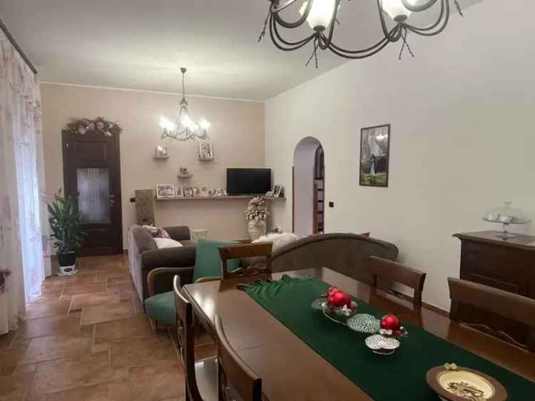 Villa o Villetta in vendita a Ercolano, Via Sacerdote Cozzolino Benedetto 92