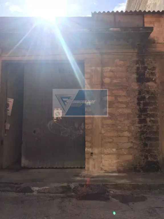 Casa in Via Luigi Capuana, Siracusa, da ristrutturare in vendita