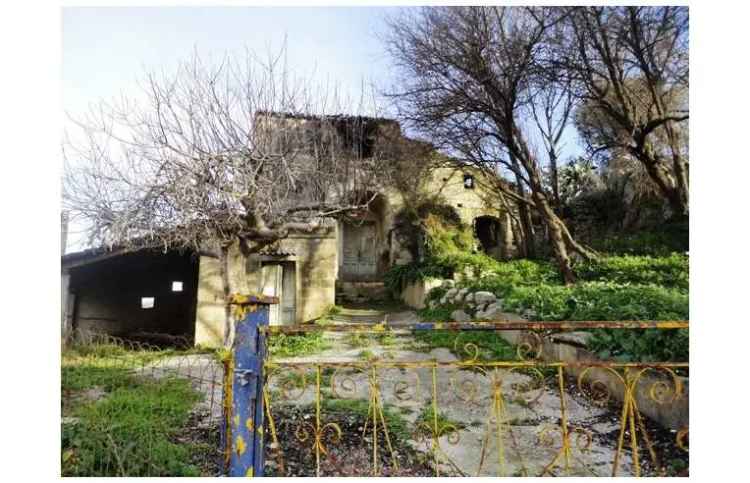 Rustico/Casale in vendita a Limatola, Frazione Biancano