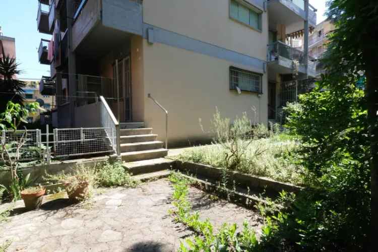 Trilocale viale Giorgio Modugno 11, Pegli, Genova