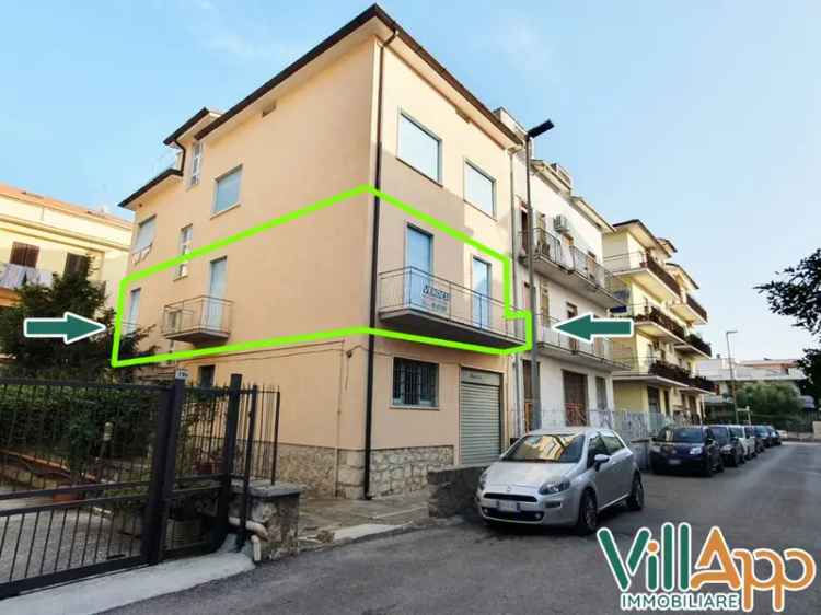 Appartamento in Via Bettino Ricasoli, Fondi, 5 locali, 1 bagno, 90 m²