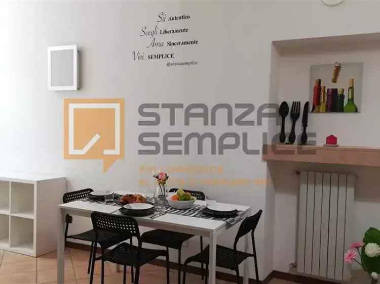 Stanza singola in affitto  in VIA CAVOUR-BG RONCHINI a Parma