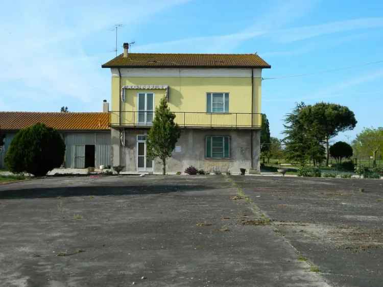 Villa bifamiliare in Via Lovara , Codigoro (FE)