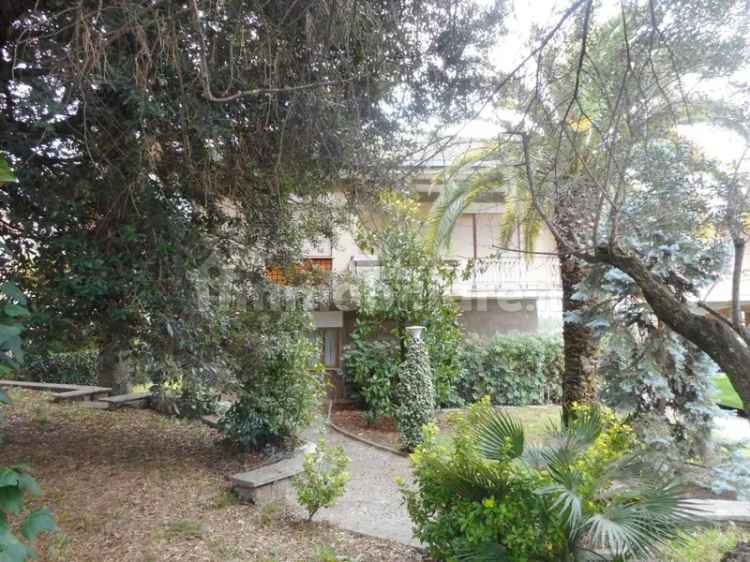 Villa unifamiliare viale Aldo Moro, Centro, Gallicano nel Lazio