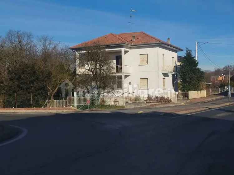 Villa unifamiliare via Santa Cristinetta 21, Centro, Borgomanero