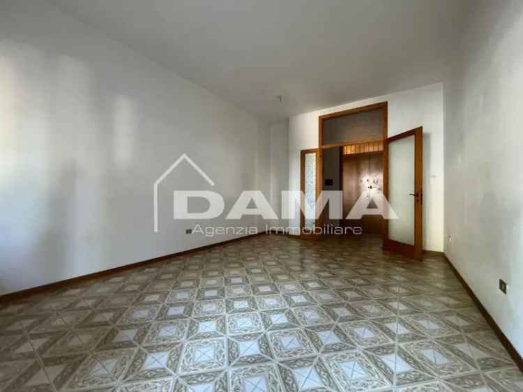 Appartamento in Via Corelli, Forlì, 5 locali, 2 bagni, garage, 92 m²