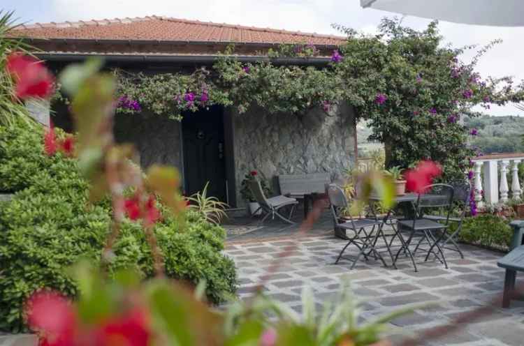 Villa in Via Armanna Superiore 47, Imperia, 8 locali, 3 bagni, 185 m²