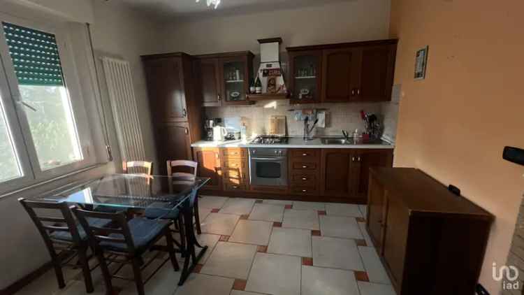 Vendita palazzo / Stabile 4 locali di 65 m² a Falerone (63837) - 126051 - iad