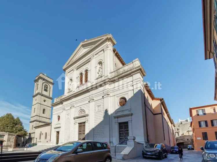 Terratetto unifamiliare piazza Soderini 3, Centro Storico, Tarquinia