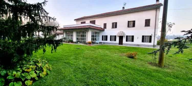 Villa singola in Strada cerca, Alessandria, 8 locali, 3 bagni, con box