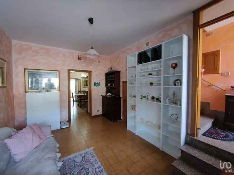 Vendita casa 10 locali di 130 m² in Massignano (63061) - 75897 - iad