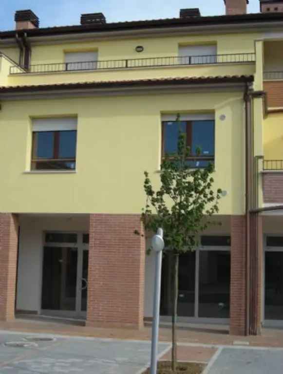 Appartamento in Via madonna delle carceri 10, Camerino, 6 locali