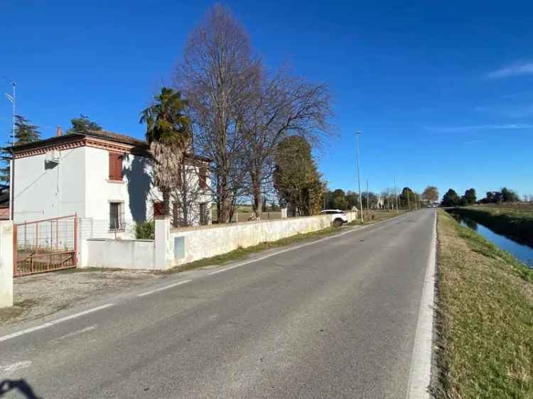 Villa unifamiliare via Lavezzola 44, Francolino, Ferrara