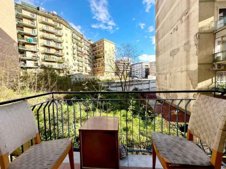 Appartamento in Via Gabriele Jannelli, Napoli, 2 bagni, 126 m²