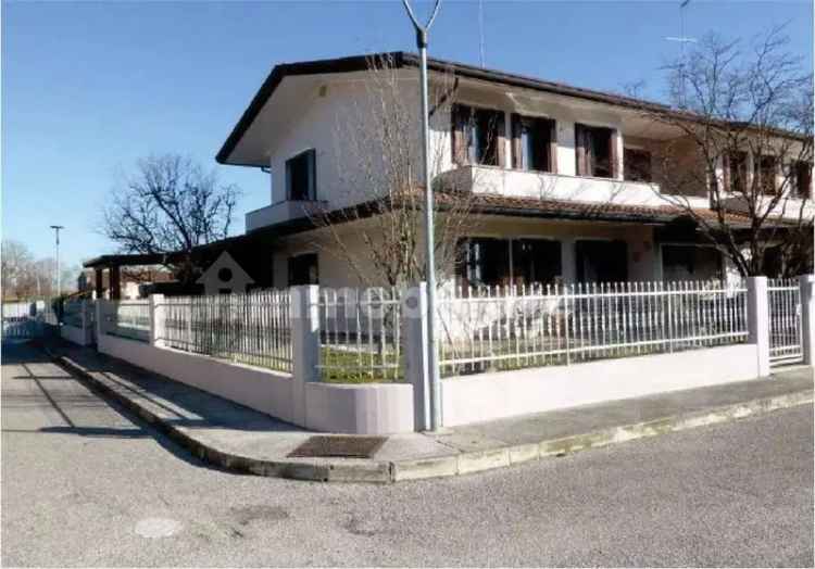 Casa indipendente all'asta via Lorenzaga Trevigiana, 25, Motta di Livenza