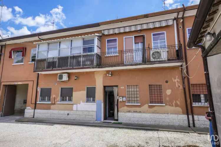 Vendita casa 5 locali di 319 m² in Migliaro (44020) - 121340 - iad