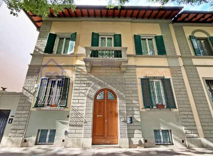 Appartamento in Viale Dei Mille, Firenze, 6 locali, 4 bagni, 159 m²