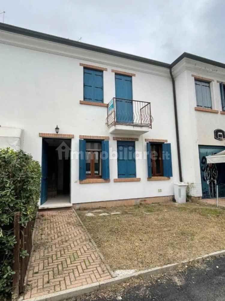 Villa a schiera via Po, Centro, Taglio di Po