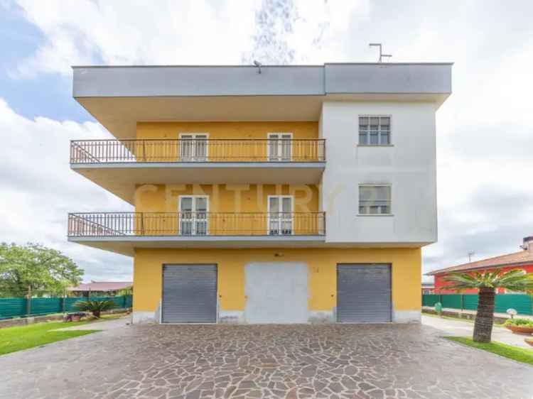 Villa in Via Marte 15, Aprilia, 16 locali, 6 bagni, giardino privato