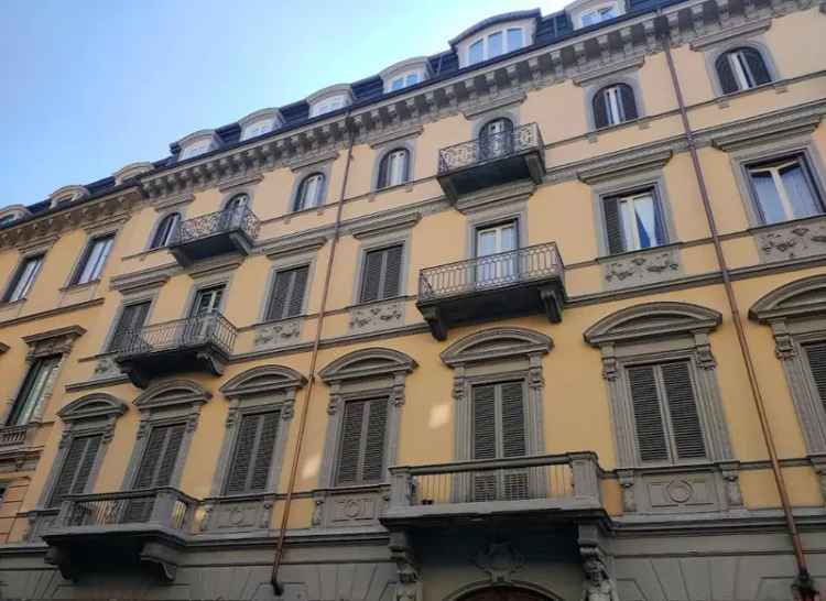 Appartamento in Via San Quintino, Torino, 9 locali, 2 bagni, 277 m²