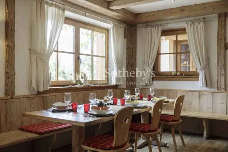 Chalet moderno immerso nelle Dolomiti trentine