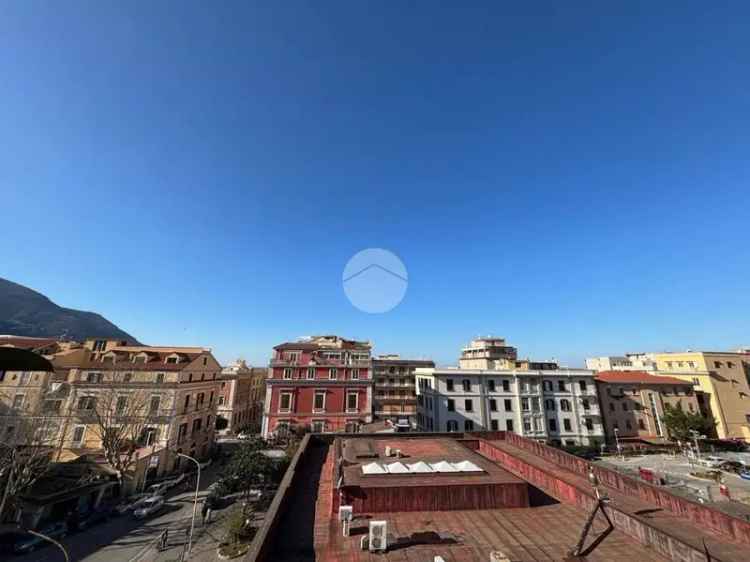 Quadrilocale piazza matteotti 20, Centro, Castellammare di Stabia