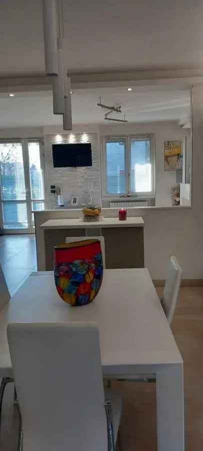 Villa a schiera in Via Bassone , 22, Verona (VR)