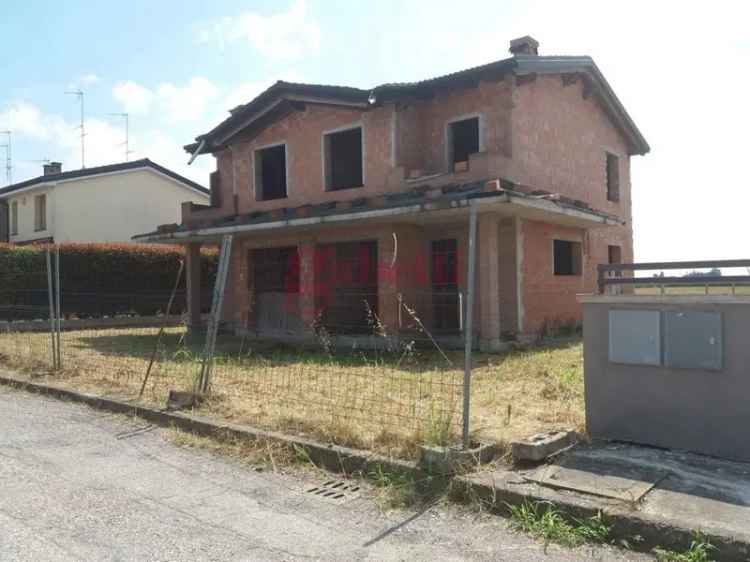 Casa Indipendente in Via Vivaldi, 0, Bondeno (FE)