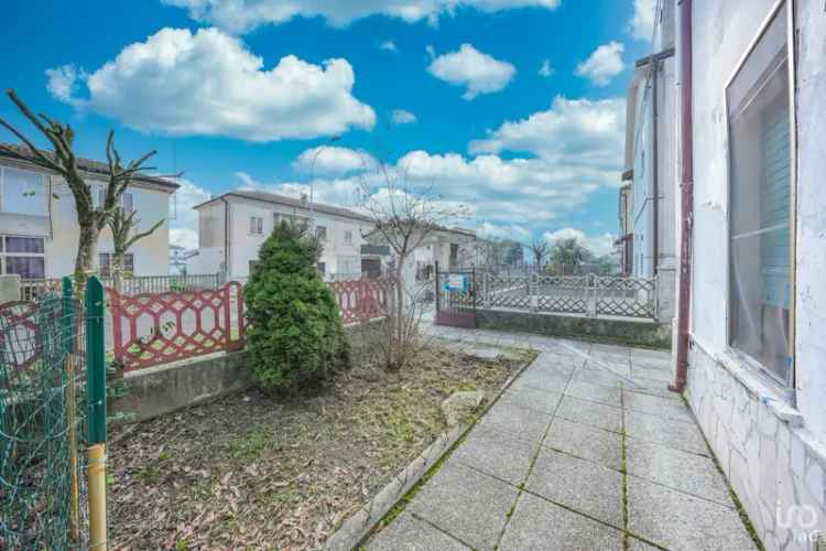 Vendita casa indipendente 6 locali di 229 m² in Jolanda di Savoia (44037) - 112166 - iad