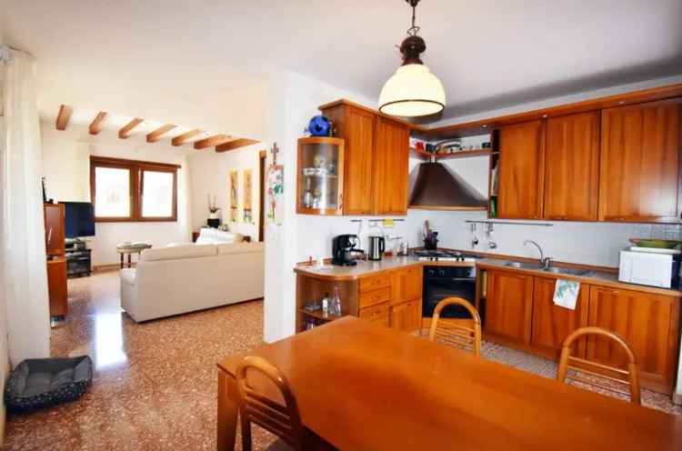 Villa in Via Pieve, Chiampo, 9 locali, 3 bagni, giardino privato