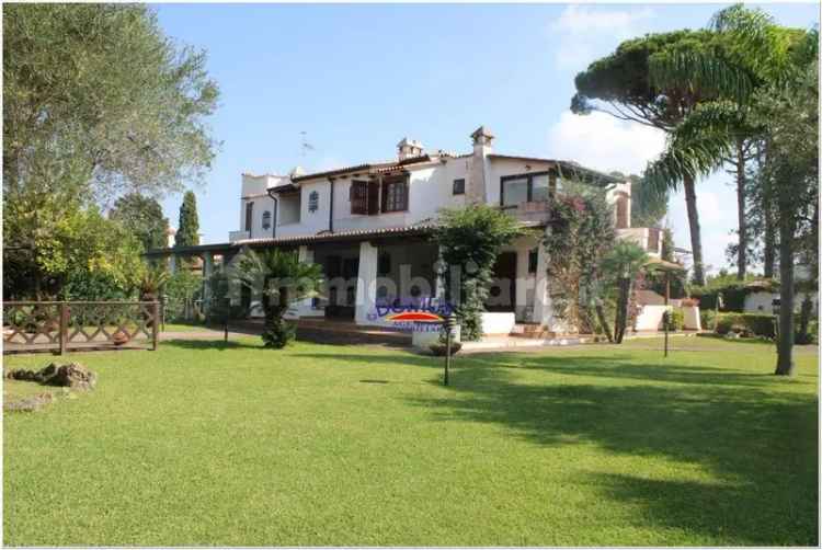 Villa bifamiliare viale Europa 17, Centro, San Felice Circeo