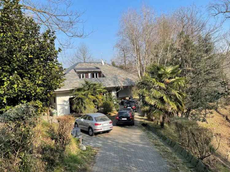 Villa unifamiliare via Varallo Pombia, Castelletto Sopra Ticino