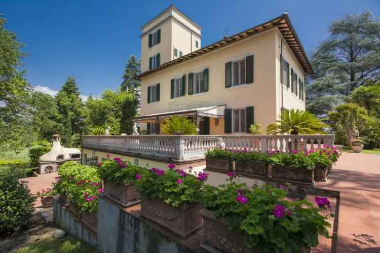 Villa in Via dei borelli, Lucca, 20 locali, 5 bagni, giardino privato