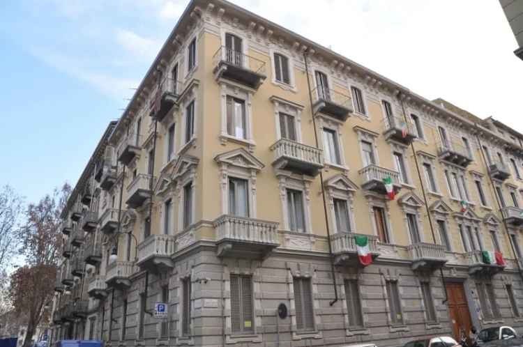 Appartamento in Via Ottavio Assarotti, Torino, 7 locali, 2 bagni