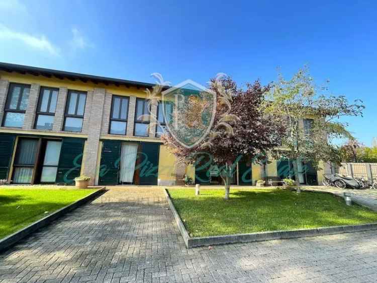 Villa in Cascina Barbinetta, Lodi, 6 locali, 4 bagni, con box, 223 m²