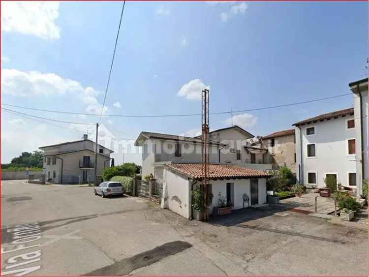 Casa indipendente all'asta Località Le Chè 9, Villafranca di Verona