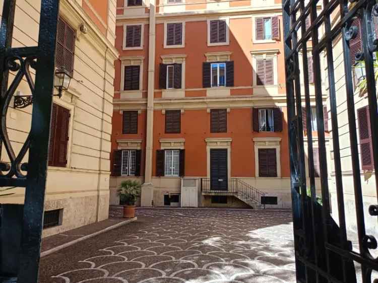 Appartamento in Via Umberto Biancamano, Roma, 5 locali, 2 bagni