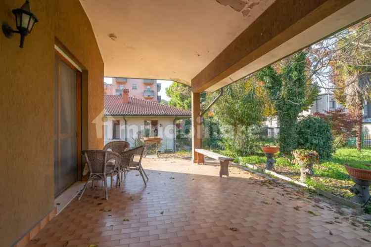 Villa unifamiliare viale Milano 119, Torretta, Martinetta, San Grato, Lodi