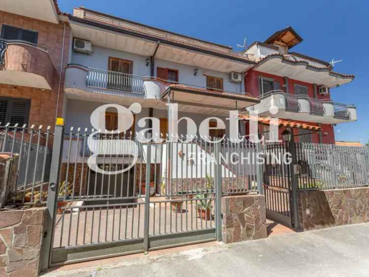 Villa a schiera in Corree Di Sopra, Marano di Napoli, 6 locali, 350 m²