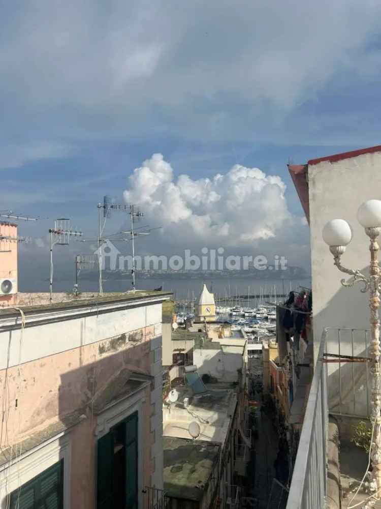 Appartamento via Vittorio Emanuele, Procida