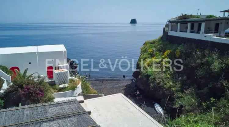 Villa unifamiliare via Regina Elena, Stromboli, Lipari