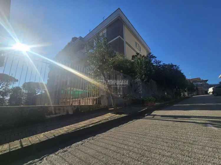 Appartamento viale Colli Aminei 425, Colli Aminei - Capodimonte, Napoli