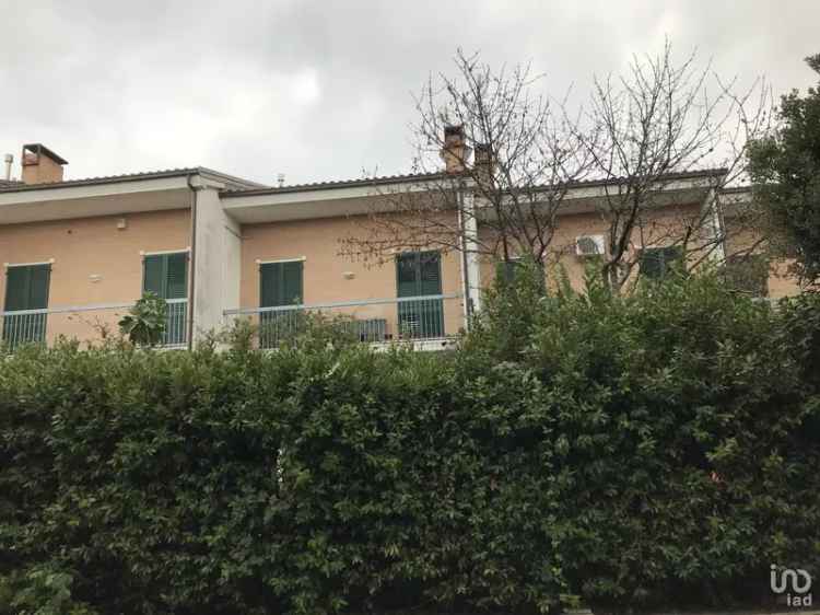 Vendita villa a schiera 9 locali di 350 m² in Porto San Giorgio (63822) - 62221 - iad