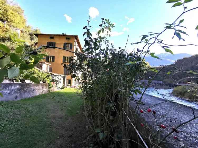 Appartamento in Via Gombaro, Sondrio, 6 locali, 1 bagno, 75 m²