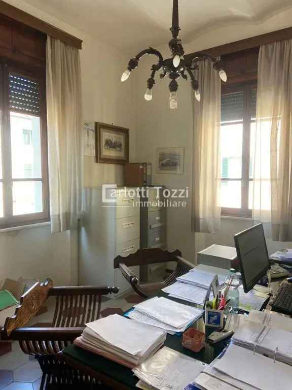 Appartamento in Via tripoli, Grosseto, 6 locali, 150 m², 1° piano